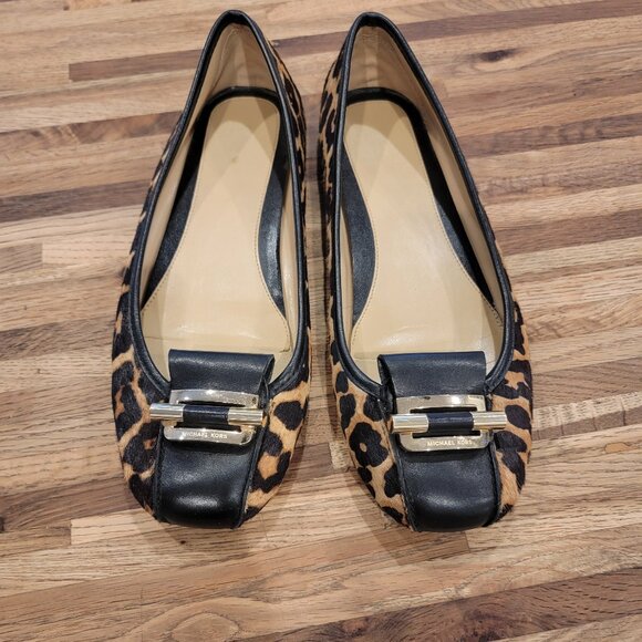 Michael Kors Gloria leopard-print calf hair ballet flats. - Picture 2 of 13